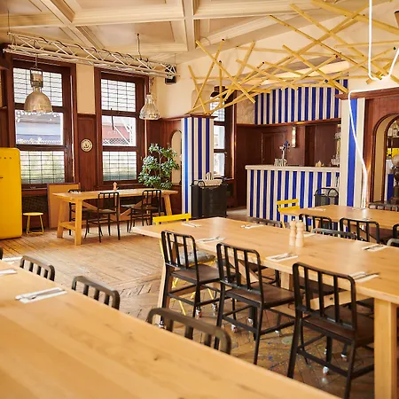 Normandy Le Chantier ホテル 4*